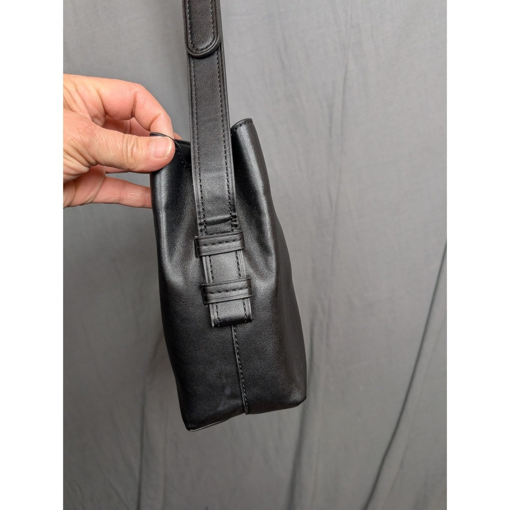 Calvin Klein‎ Jeans Ultralight Camera/Shoulder Bag - Picture 8 of 13